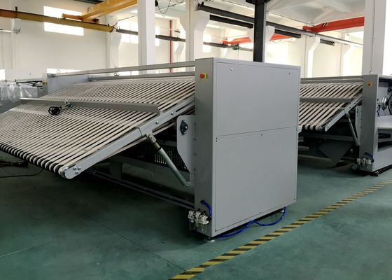 capacidade de dobramento da máquina do Bedsheet de linho de 3000mm AutoHotel grande com aquecimento bonde